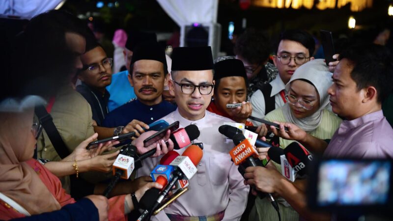 ‘Bukan bailout,’ ia pelaburan strategik – Fahmi pertahan suntikan RM1.1 bilion kerajaan dalam Sapura