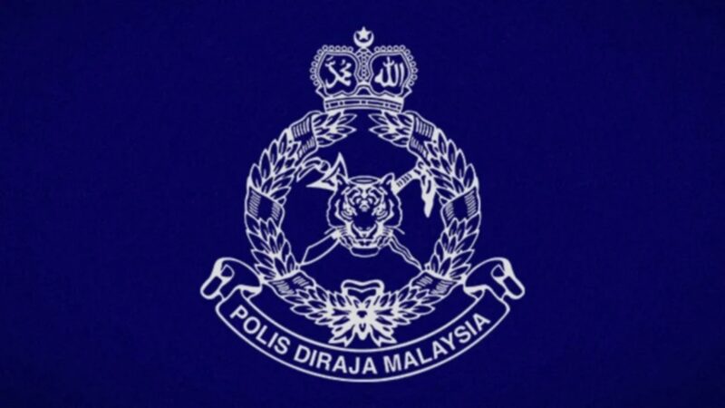 Lelaki ditahan polis kerana baling mercun di stadium