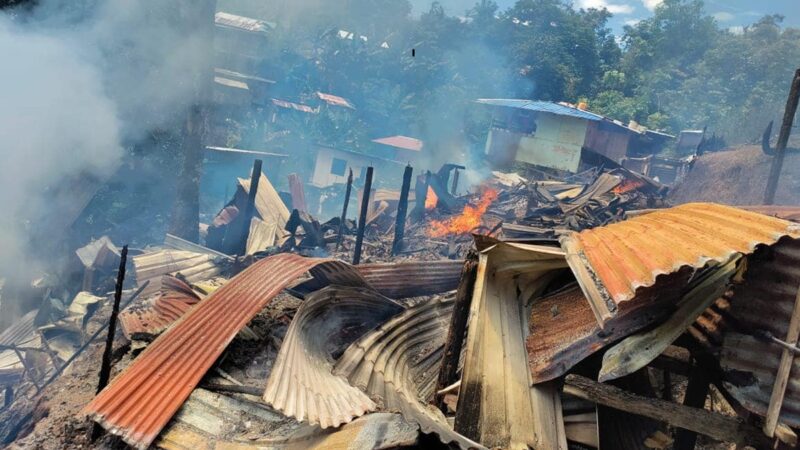 Rumah hangus terbakar, tiga keluarga hilang tempat tinggal