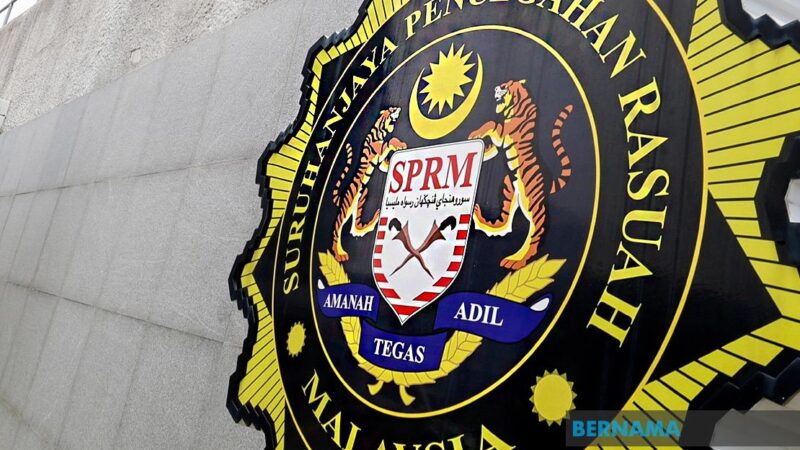 Counter-setting: 2 pegawai Imigresen KLIA ditahan bantu siasatan kes rasuah RM400,000
