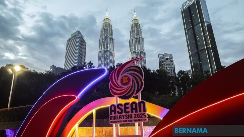 Pemimpin dunia tiba untuk Sidang Kemuncak ASEAN Ke-4, diketuai Presiden Brazil Lula