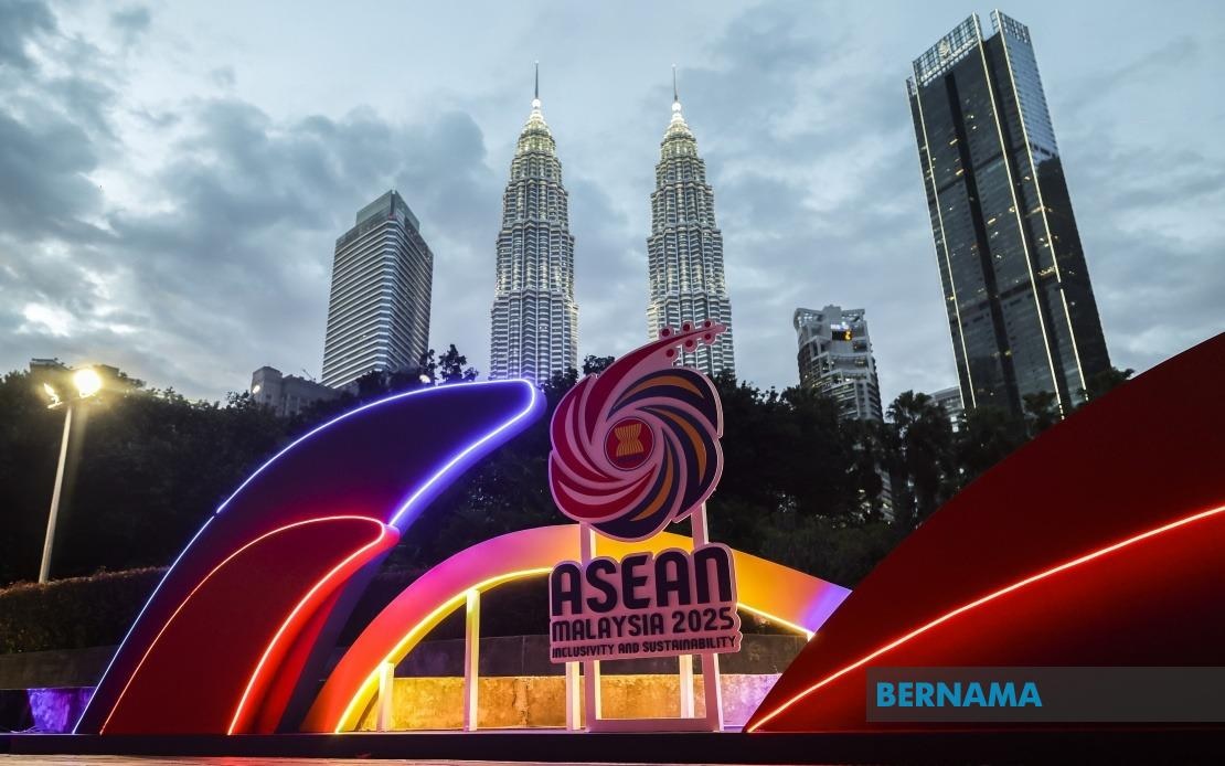 Pemimpin dunia tiba untuk Sidang Kemuncak ASEAN Ke-4, diketuai Presiden Brazil Lula