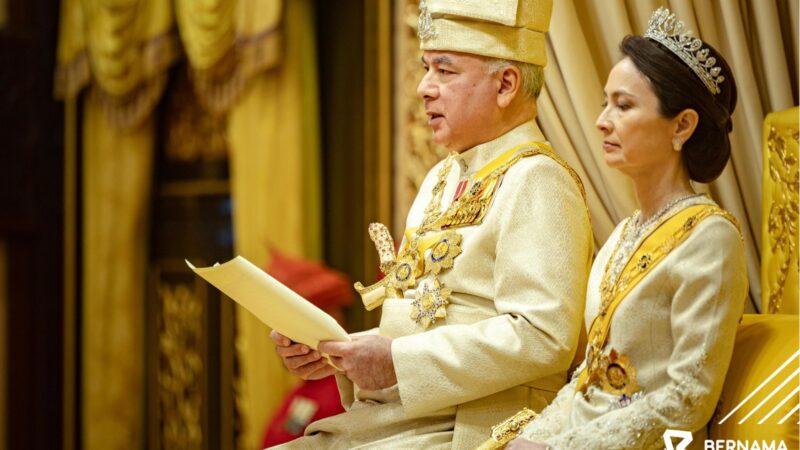 “Negara ini bukan rumah sengketa, tempat insan mabuk kuasa” – Sultan Nazrin