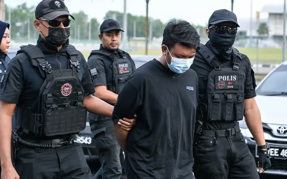 Pekerja kilang didakwa bunuh ibu kandung