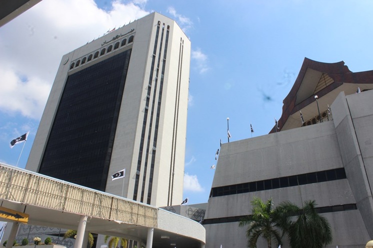 Arah GLC ambil anak bekerja, Exco Terengganu didakwa esok