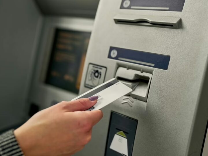Pengeluaran tunai antara bank di ATM, SRM percuma mulai 1 Julai