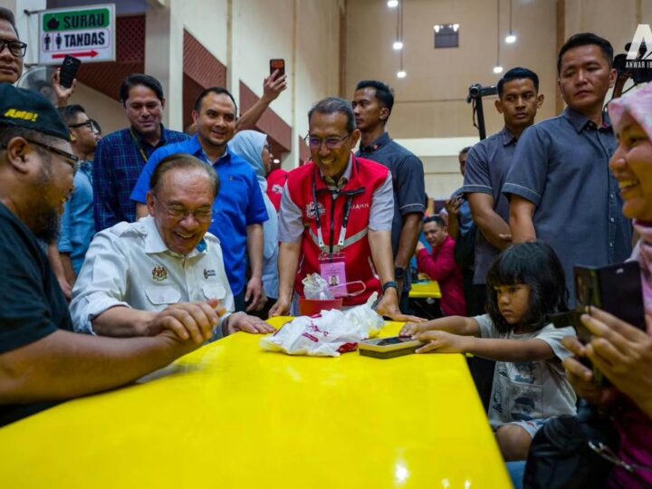 Anwar turun padang bantu kempen, calon PH Ampangan dapat suntikan semangat