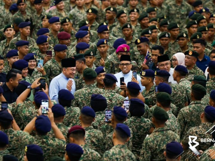 “Jangan fitnah saya.., jika ada apa-apa keterlanjuran, saya minta maaf,” kata PM Anwar