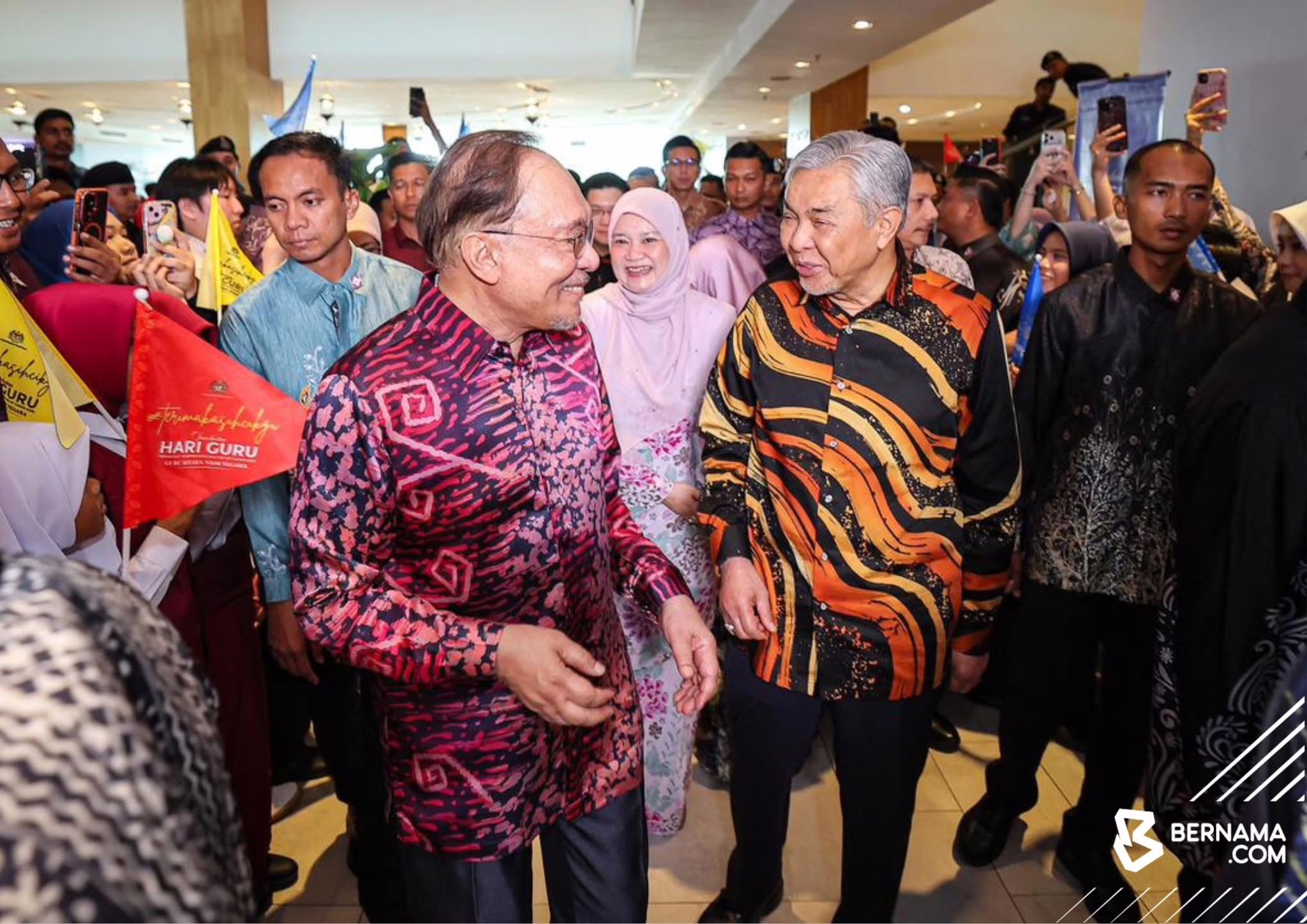“Hubungan BN, PH peringkat persekutuan sangat-sangat baik” – Zahid