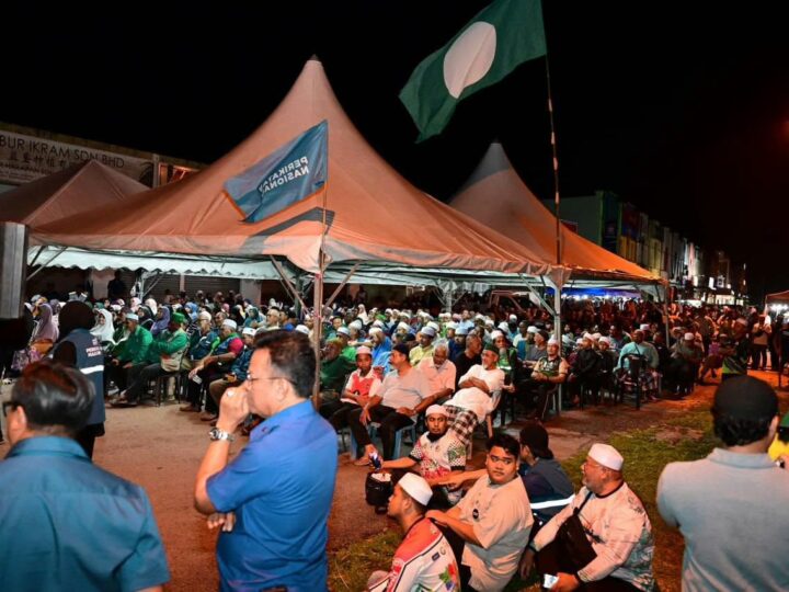 ‘Tiada sebarang kenyataan malam ini, tunggu keputusan rasmi’ – PN dijangka tewas semua kerusi