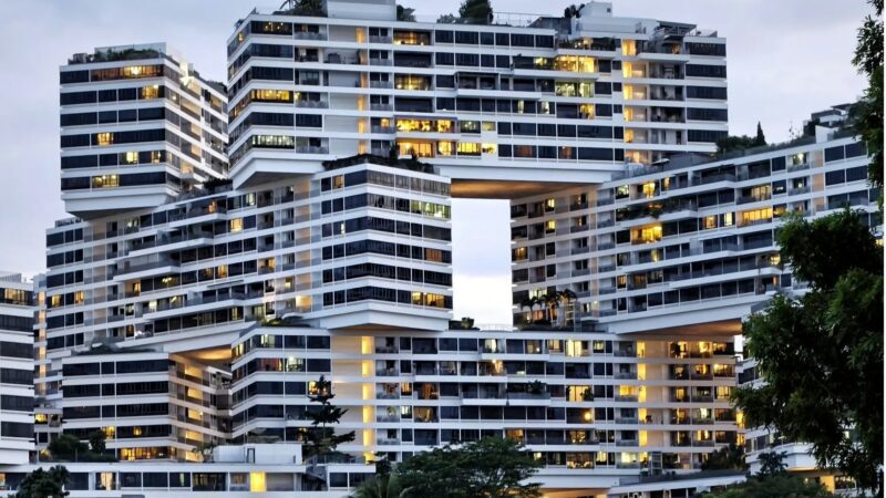 Ketika rakyat Malaysia ‘mengamuk’ bil lektrik naik,  Singapura umum tarif elektrik isi rumah turun 10.4 peratus